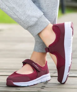 Casual Comfortable Mesh Breathable Vulcanized Walking Shoes