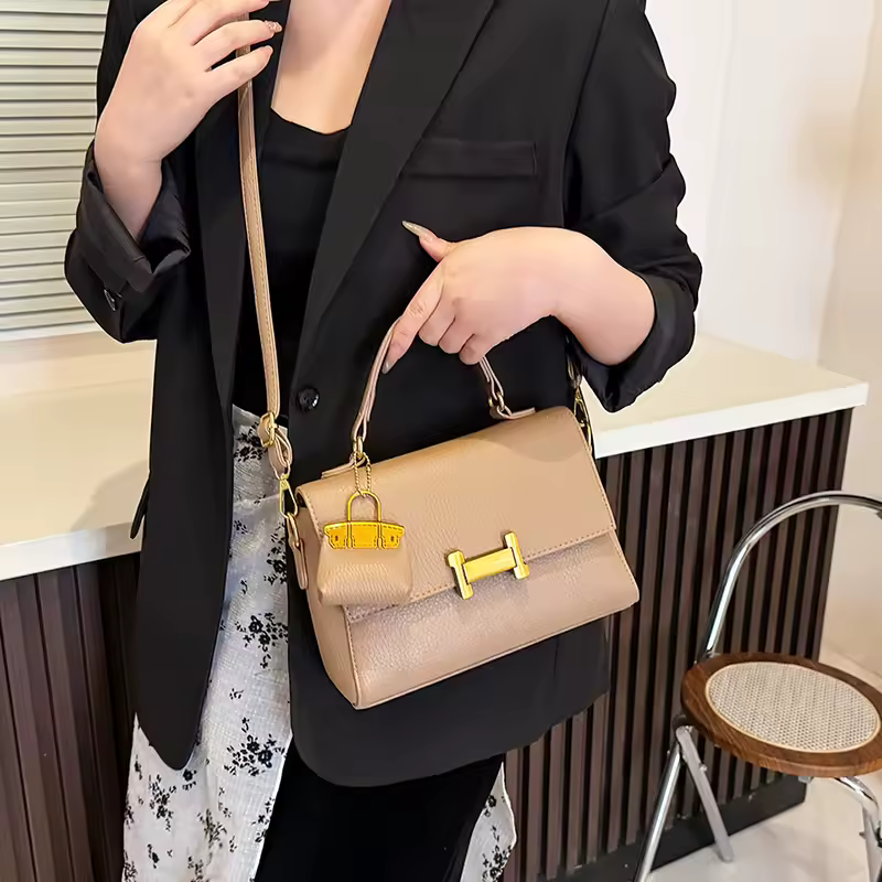 Retro Leather Tote Vintage Paris Inspired Solid Color High-End Minimalist Crossbody Bag